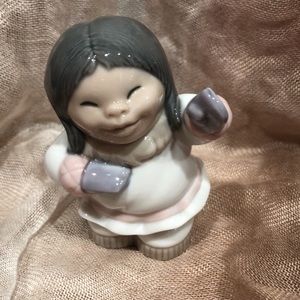 NIB. Eskimo Smile figurine.  NAO